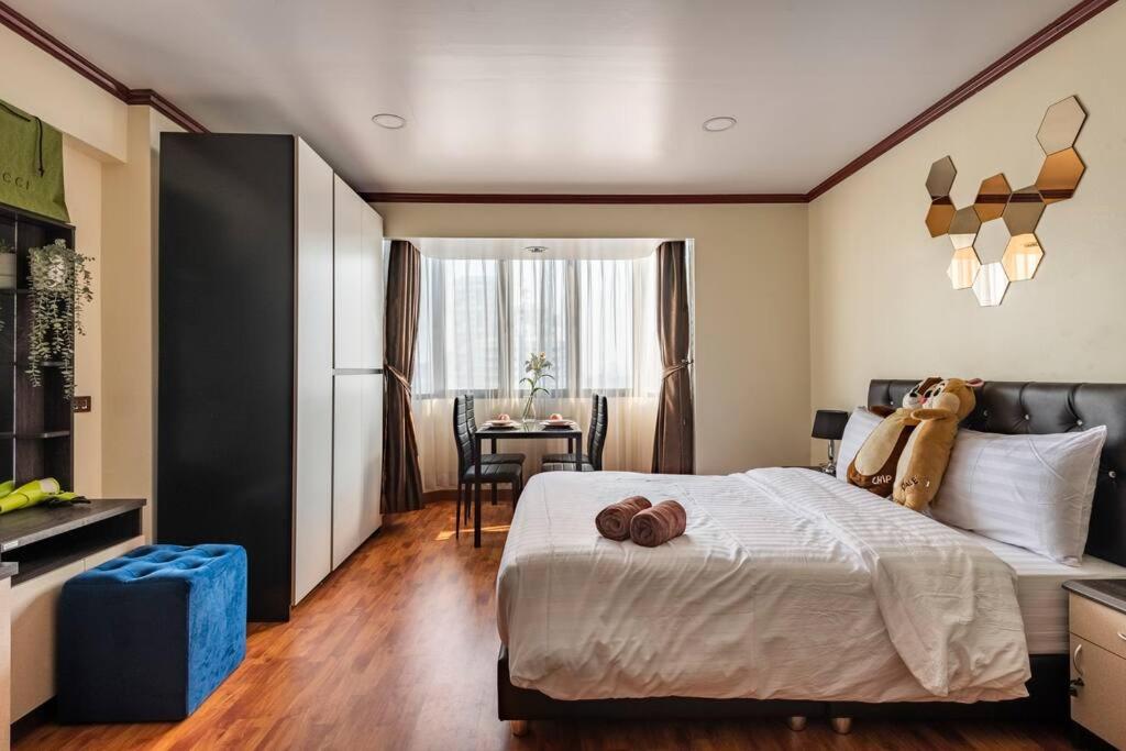 SelfCheckIn Omni Tower Sukhumvit4 NaNa Asoke BTS MRT Hispeed WiFi Pool&Gym SelfCheckIn Omni Tower Sukhumvit4 NaNa Asoke BTS MRT Hispeed WiFi Pool&Gym