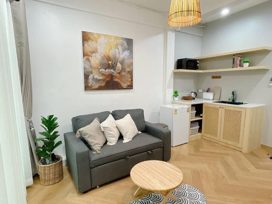 Unwind in oldtown, private floor, near Grand Palace Unwind in oldtown, private floor, near Grand Palace