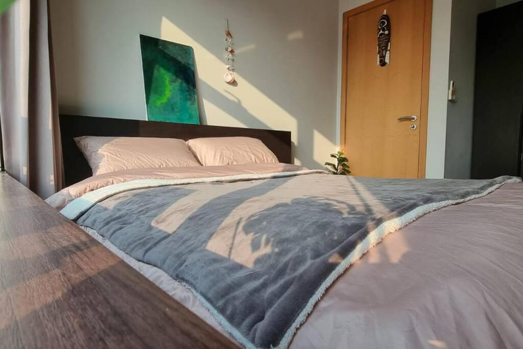 Lovely Cozy Condo In Trendy Fun Neighborhood Lovely Cozy Condo In Trendy Fun Neighborhood