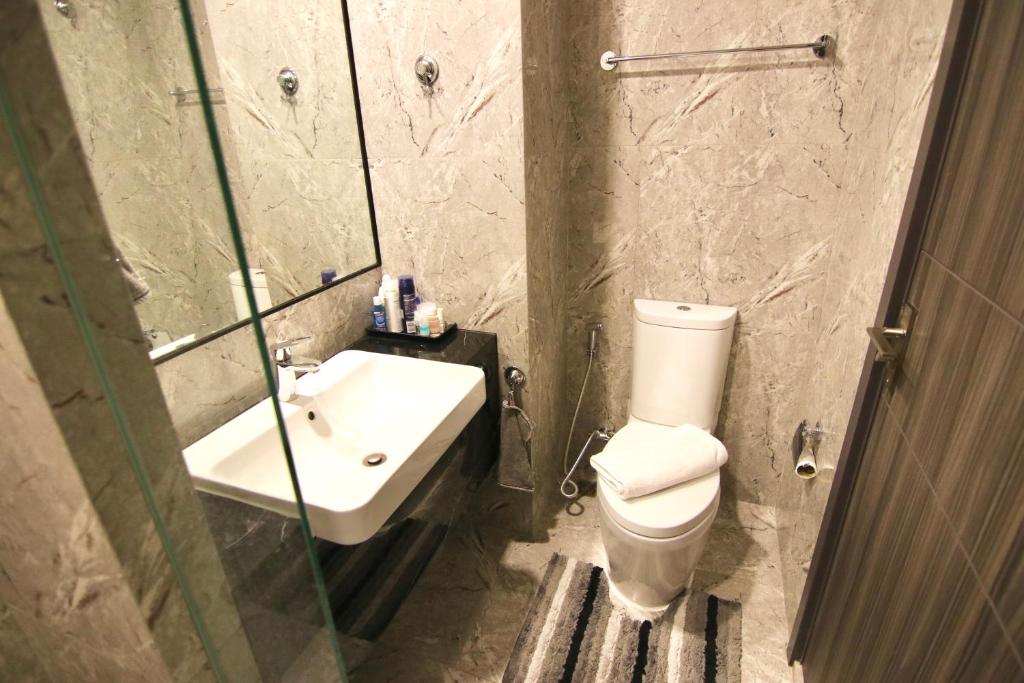 Luxurious & Romantic in the Heart of BKK. MRT/BTS! Luxurious & Romantic in the Heart of BKK. MRT/BTS!