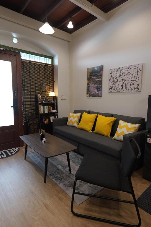 Entire Home 2BR 2BA Chinatown near Yaowarat - Songwat Entire Home 2BR 2BA Chinatown near Yaowarat - Songwat