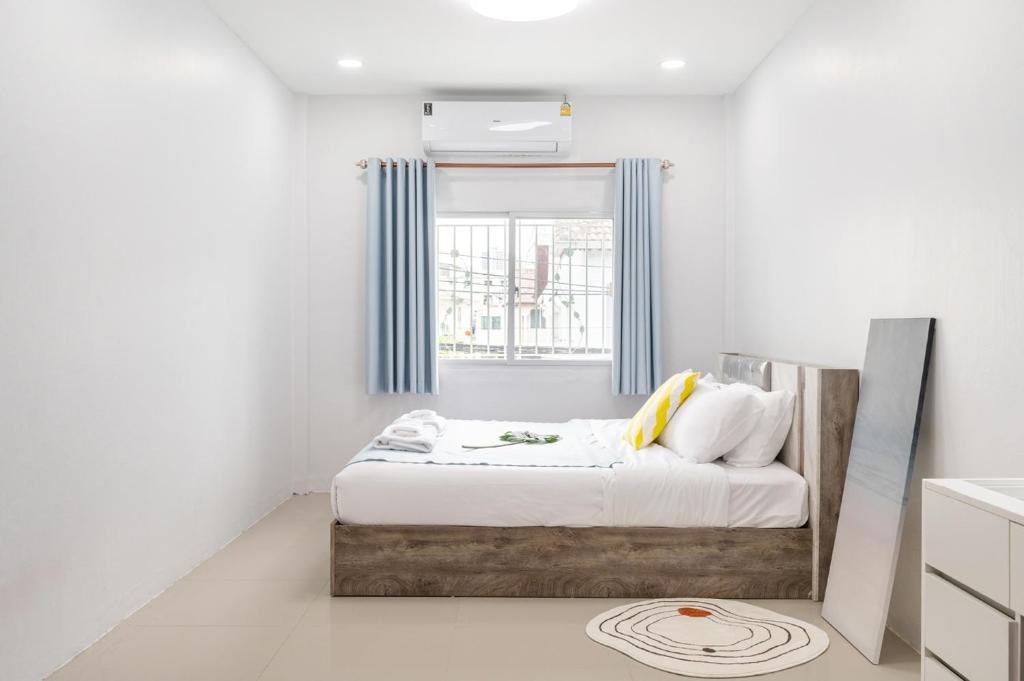 MIQ HK111-4BR Home Ratchada-Huaykwang 14PAX MIQ HK111-4BR Home Ratchada-Huaykwang 14PAX