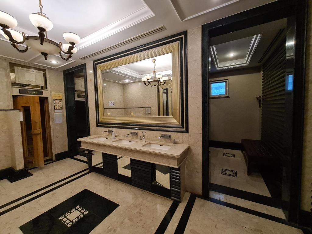 The Address Chidlom 41sqm Studio 650m BTS Chit Lom The Address Chidlom 41sqm Studio 650m BTS Chit Lom