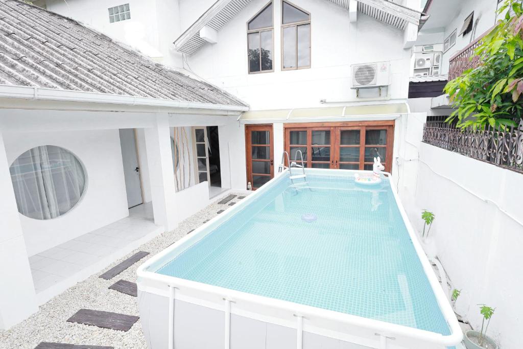 Ratchada Retreat Boutique Villa 1 Ratchada Retreat Boutique Villa 1
