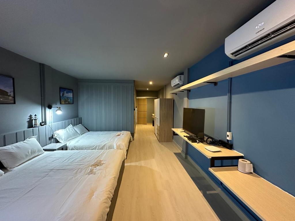 Phuket vibe, City House, 7 mins to BTS, City center, Private room in Sathon, Private bathroom, Bangkok, Thailand Phuket vibe, City House, 7 mins to BTS, City center, Private room in Sathon, Private bathroom, Bangkok, Thailand