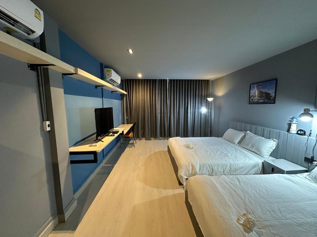 Phuket vibe, City House, 7 mins to BTS, City center, Private room in Sathon, Private bathroom, Bangkok, Thailand Phuket vibe, City House, 7 mins to BTS, City center, Private room in Sathon, Private bathroom, Bangkok, Thailand