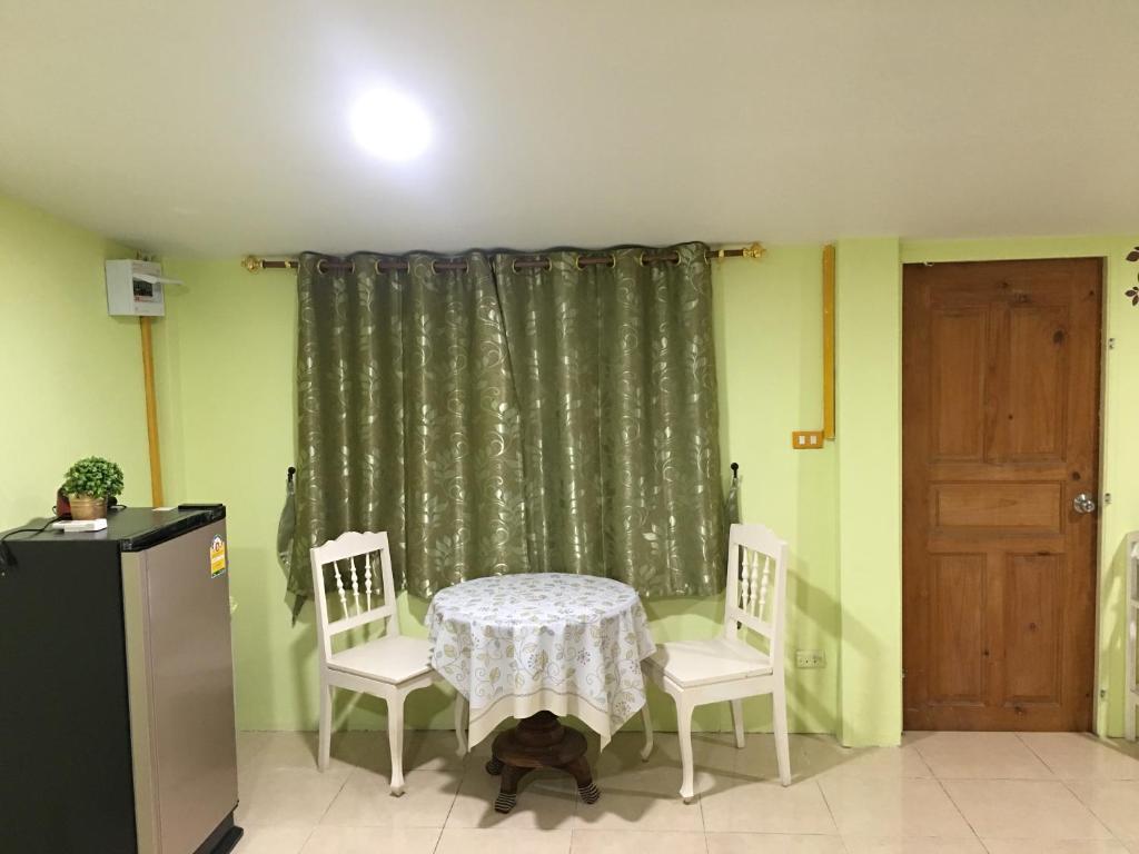 GreenRoom Guest House Very Close Bangkok Hospital in Thailand GreenRoom Guest House Very Close Bangkok Hospital in Thailand