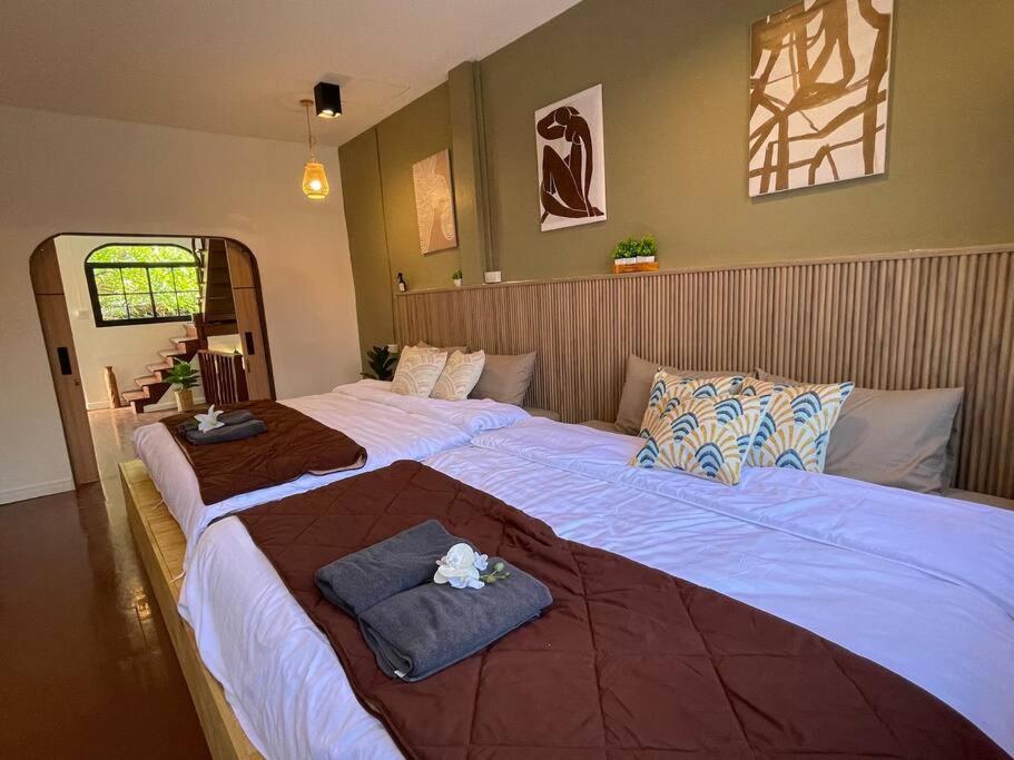 Private house with Pagoda view, near Grand Palace Private house with Pagoda view, near Grand Palace