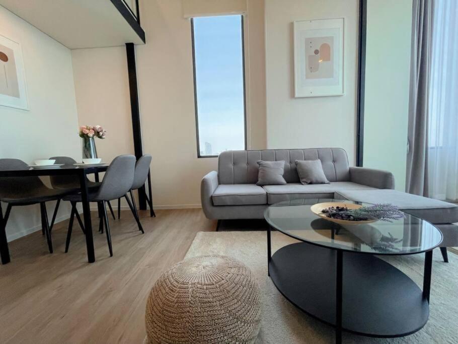 2512 Siamese 87 2 bed apartment素坤逸 BTS On Nut LOFT 两房