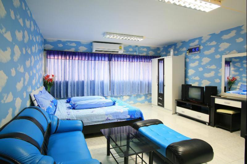 Deluxe at Popular Condo Deluxe at Popular Condo