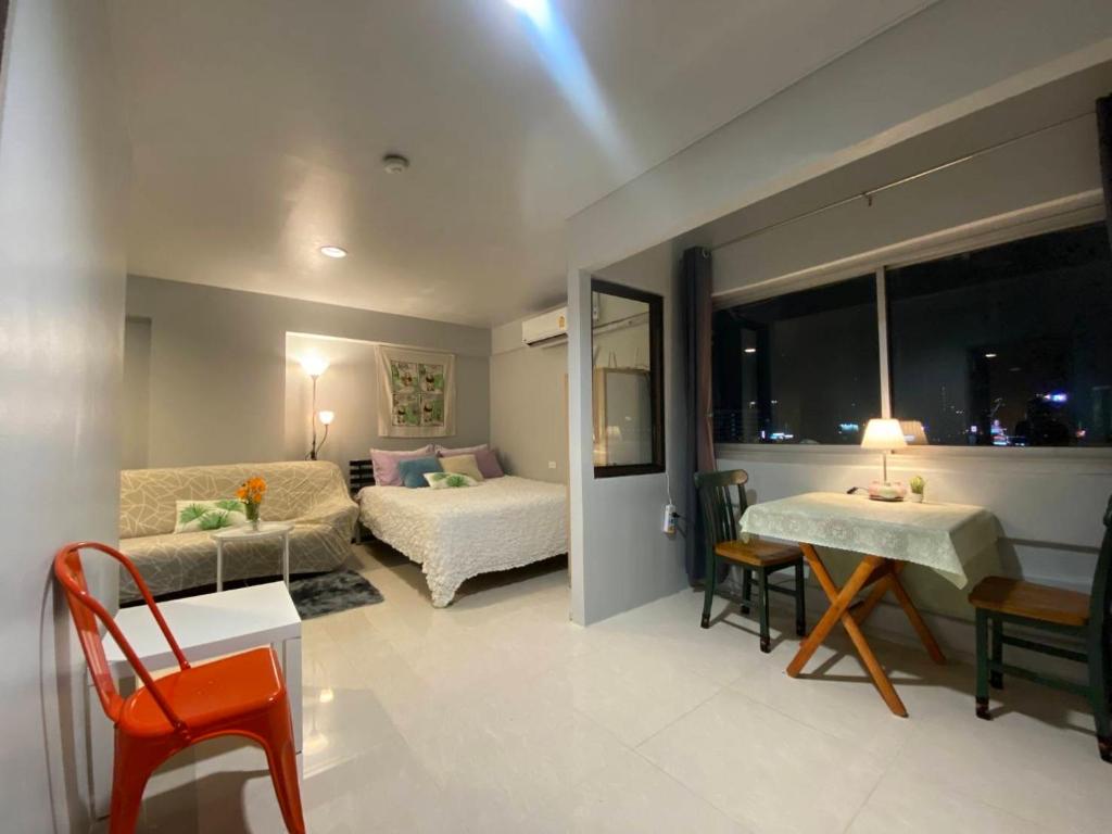 Patunam Building , Shopping , Airport Rail link Patunam Building , Shopping , Airport Rail link