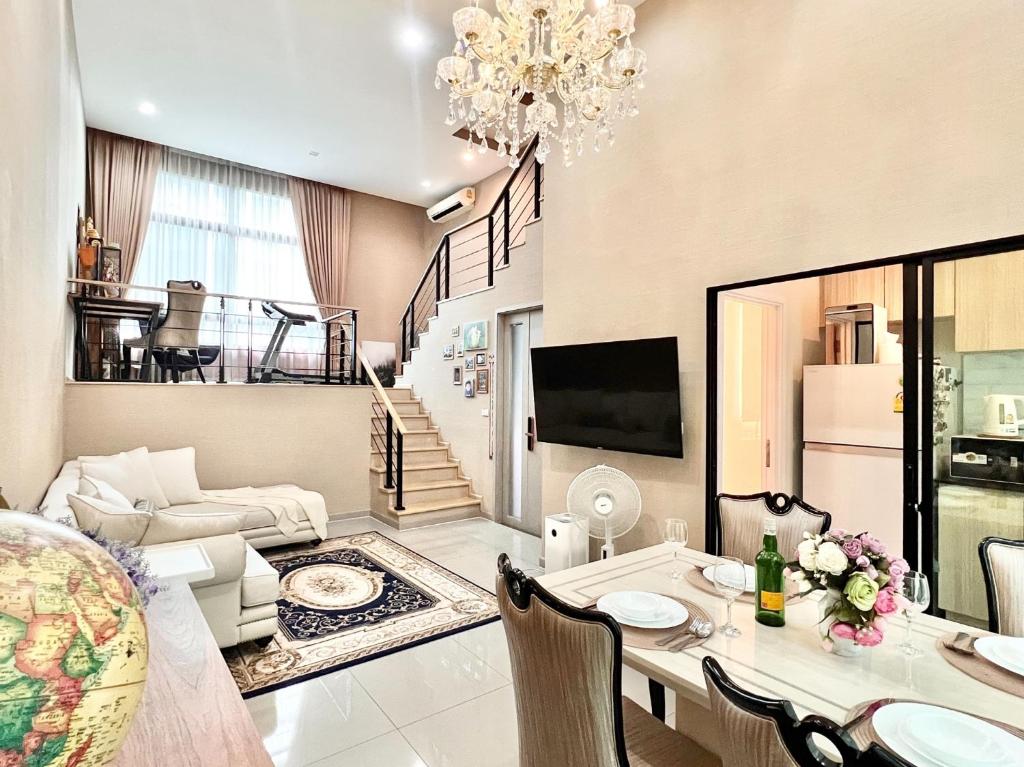 Free pick up / Stunning Luxury Family Home 3B3B Free pick up / Stunning Luxury Family Home 3B3B