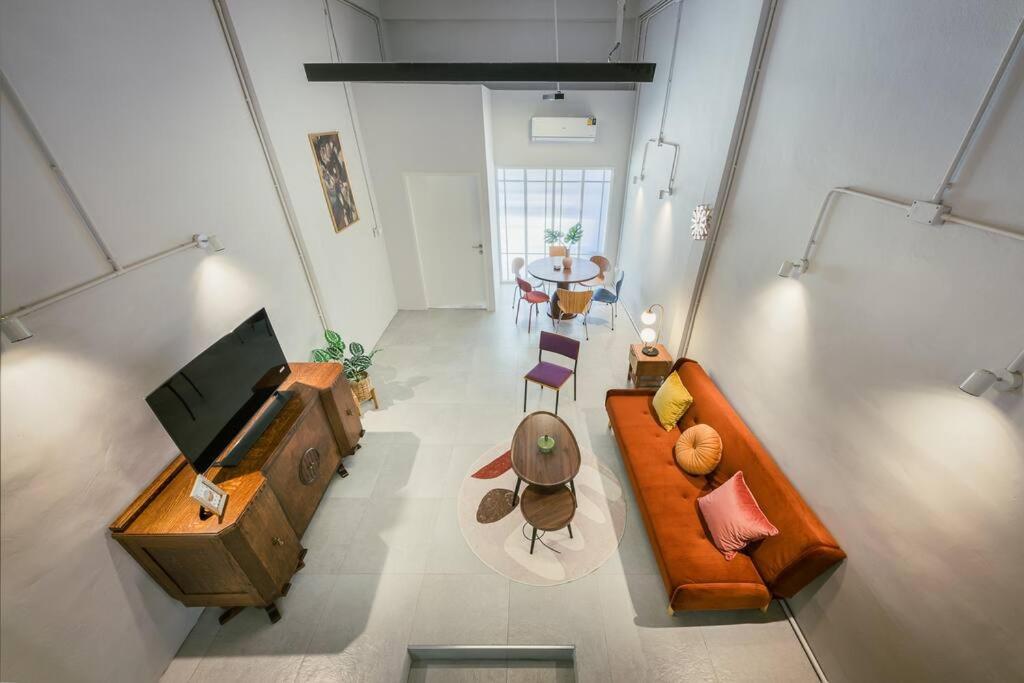 Sukhumvit entire house 7 pax - 2 mins walk from skytrain Sukhumvit entire house 7 pax - 2 mins walk from skytrain