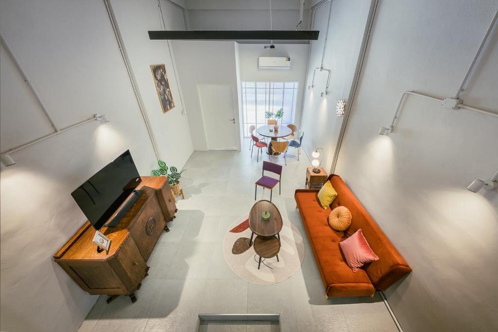 Sukhumvit entire house 7 pax - 2 mins walk from skytrain Sukhumvit entire house 7 pax - 2 mins walk from skytrain