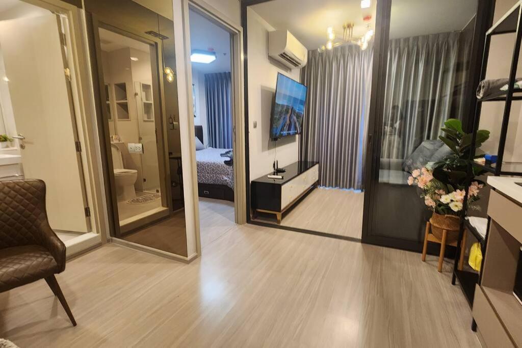 1 BR plus@42th FL /2-3 min walk to BTS MRT Ladprao 1 BR plus@42th FL /2-3 min walk to BTS MRT Ladprao