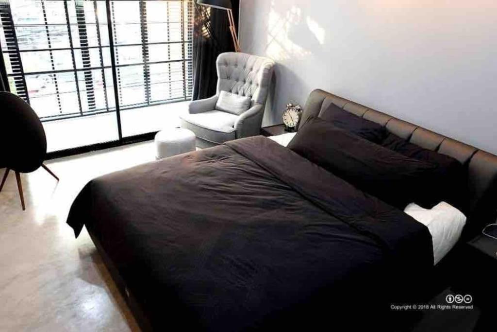 SelfCheckIn TownHome in Charoen Nakhorn 60 near BTS Iconsiam Asiatique and Chaophraya River Maximum 4 Guests SelfCheckIn TownHome in Charoen Nakhorn 60 near BTS Iconsiam Asiatique and Chaophraya River Maximum 4 Guests