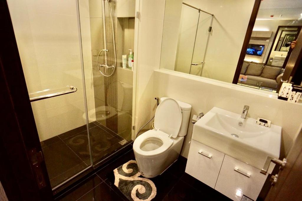 Luxury Apartment near Downtown (Pick-up Service) Luxury Apartment near Downtown (Pick-up Service)