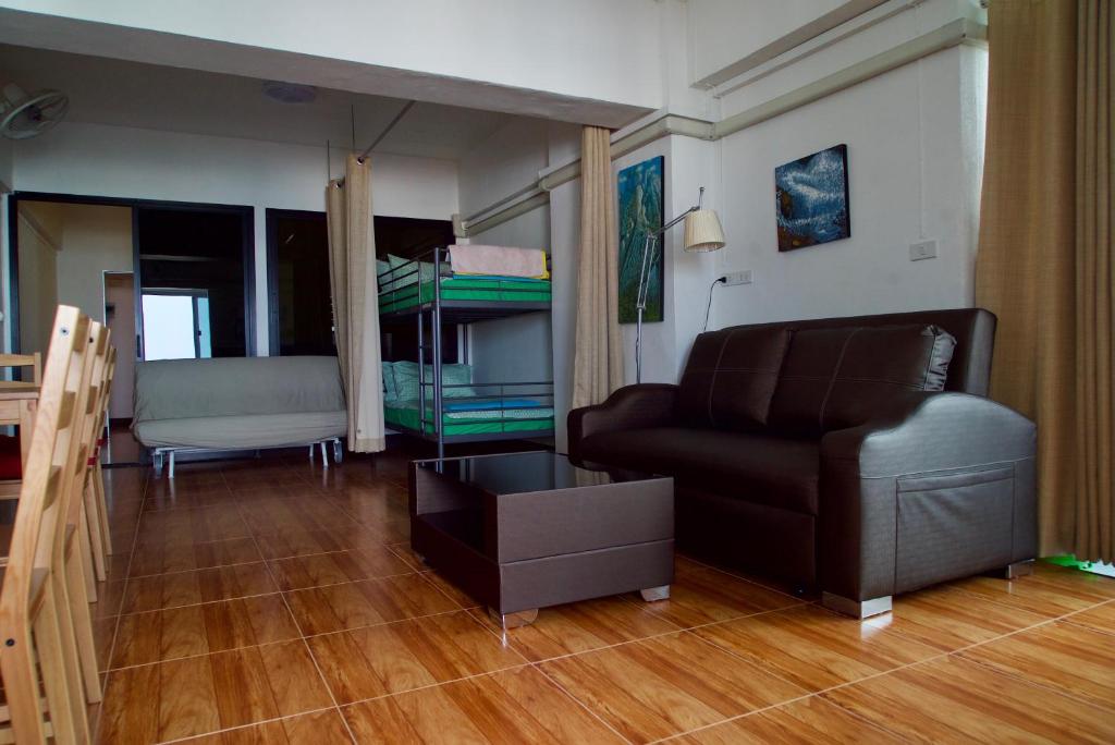 SKB Mansion close to MRT in Hua mark SKB Mansion close to MRT in Hua mark