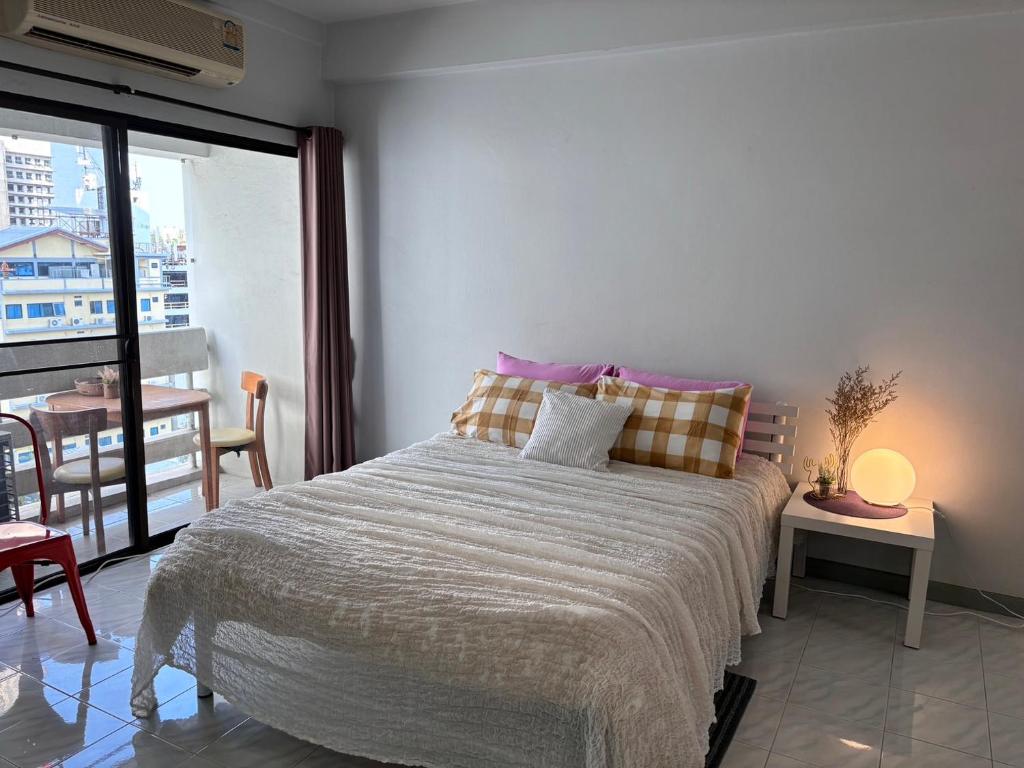 Cozy 1br walk to BTS and Airport Rail Link Close to Malls M11 Cozy 1br walk to BTS and Airport Rail Link Close to Malls M11
