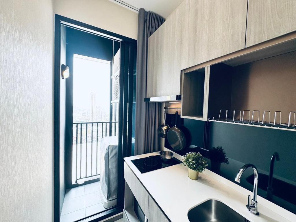 Modern condo nr BTS ONNUT WIFI Modern condo nr BTS ONNUT WIFI