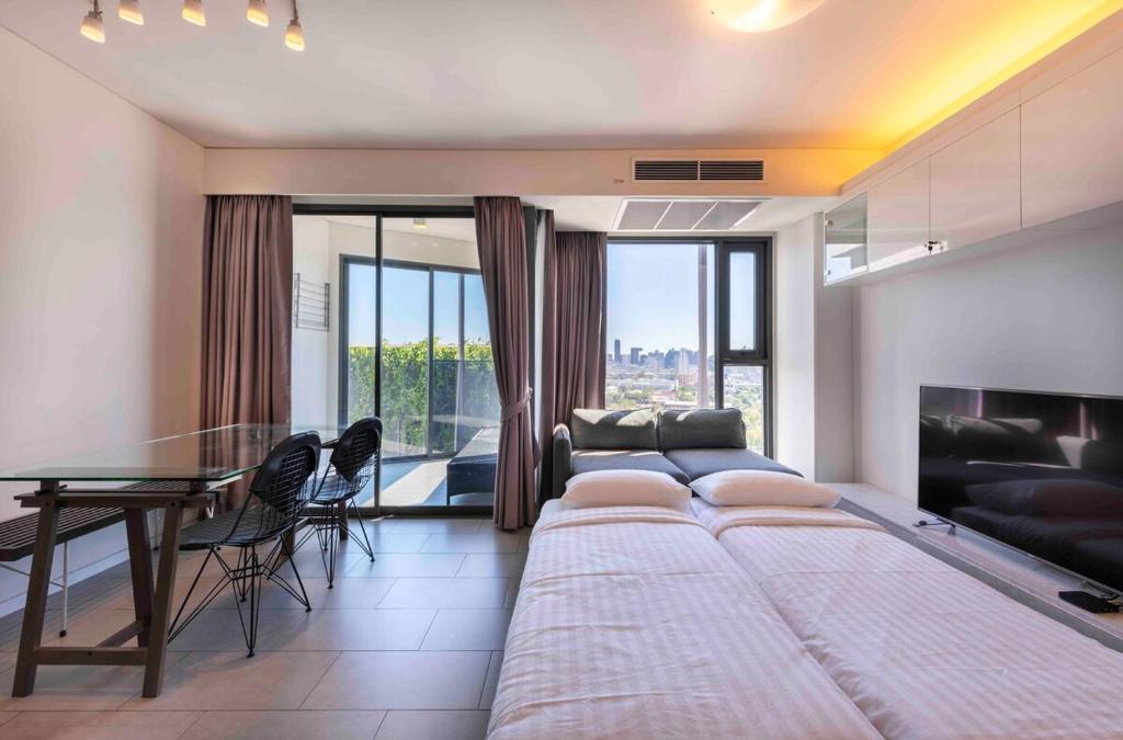 2BR Luxury Hip condo Ari, BTS 2BR Luxury Hip condo Ari, BTS