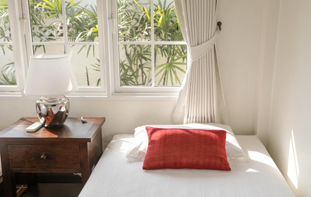 10mins to BKK airport 3BR Group Stay 10mins to BKK airport 3BR Group Stay