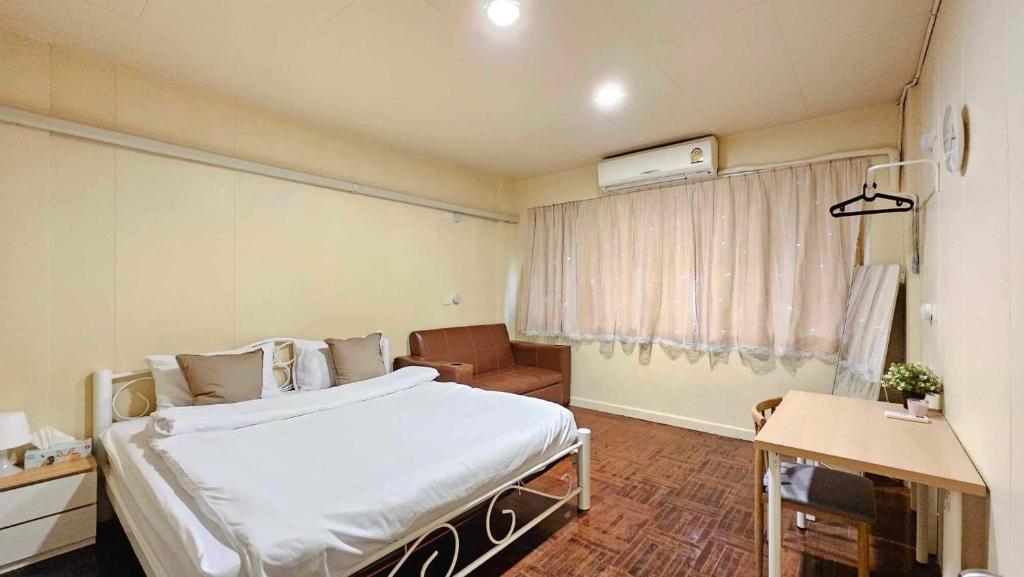 W District Guesthouse