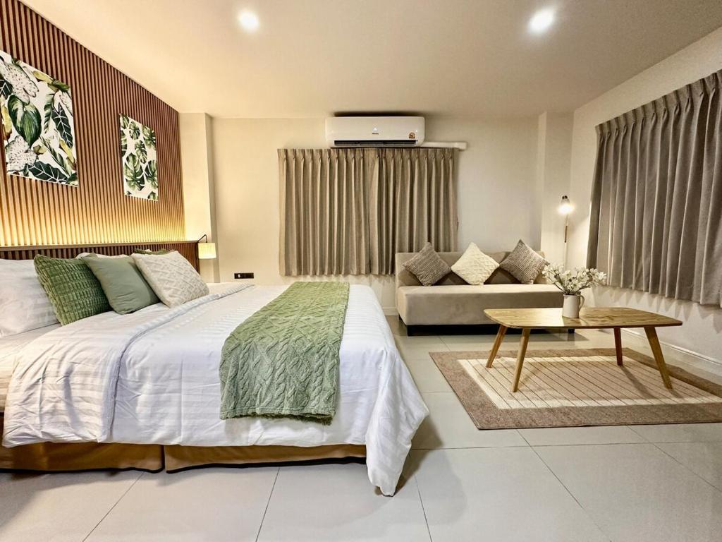 Serene Escape 2 mins from SRT Wat Samien Nari Serene Escape 2 mins from SRT Wat Samien Nari