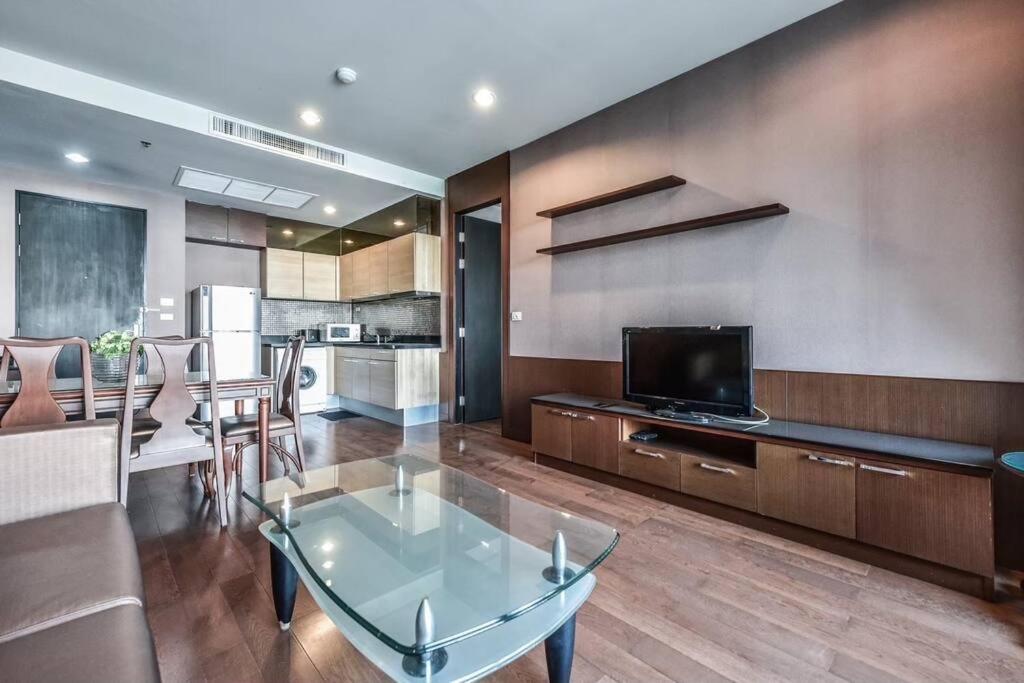 Luxury 67 sqm private living sanctuary Steps from BTS chidlom Luxury 67 sqm private living sanctuary Steps from BTS chidlom