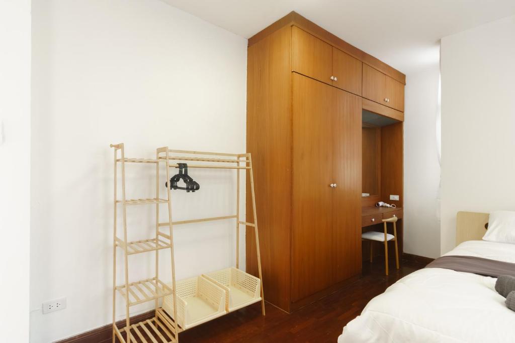 Charming 3-Storey house near BTS Onnut Station Charming 3-Storey house near BTS Onnut Station