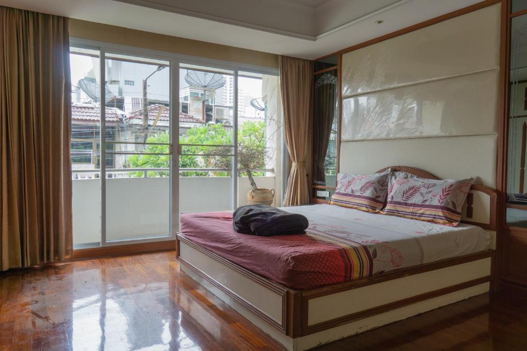 Luxury 4 KingSize BedRooms - Central & Modern Sukhumvit Luxury 4 KingSize BedRooms - Central & Modern Sukhumvit