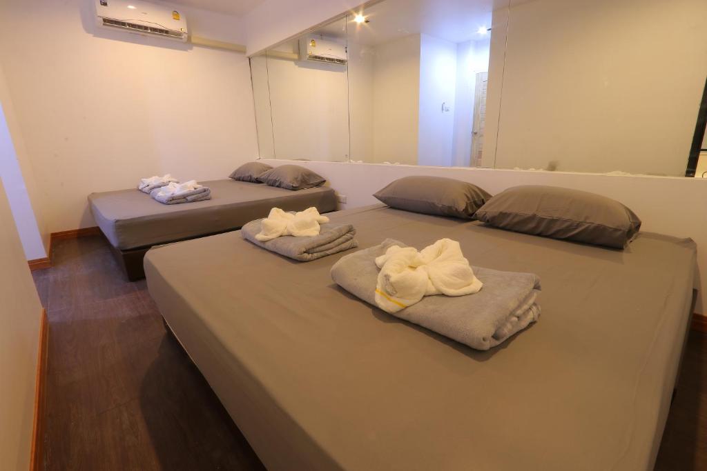 Baan33 check in by yourself code inbox 4fl behind Amazon cafe Baan33 check in by yourself code inbox 4fl behind Amazon cafe