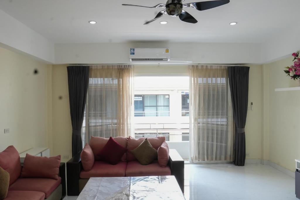 New 3 Bedroom Duplex apartment - BTS Phra Khanong New 3 Bedroom Duplex apartment - BTS Phra Khanong