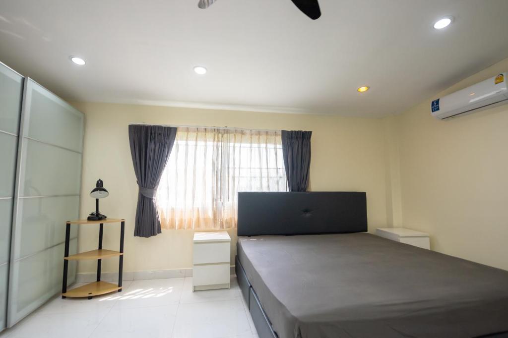 New 3 Bedroom Duplex apartment - BTS Phra Khanong New 3 Bedroom Duplex apartment - BTS Phra Khanong