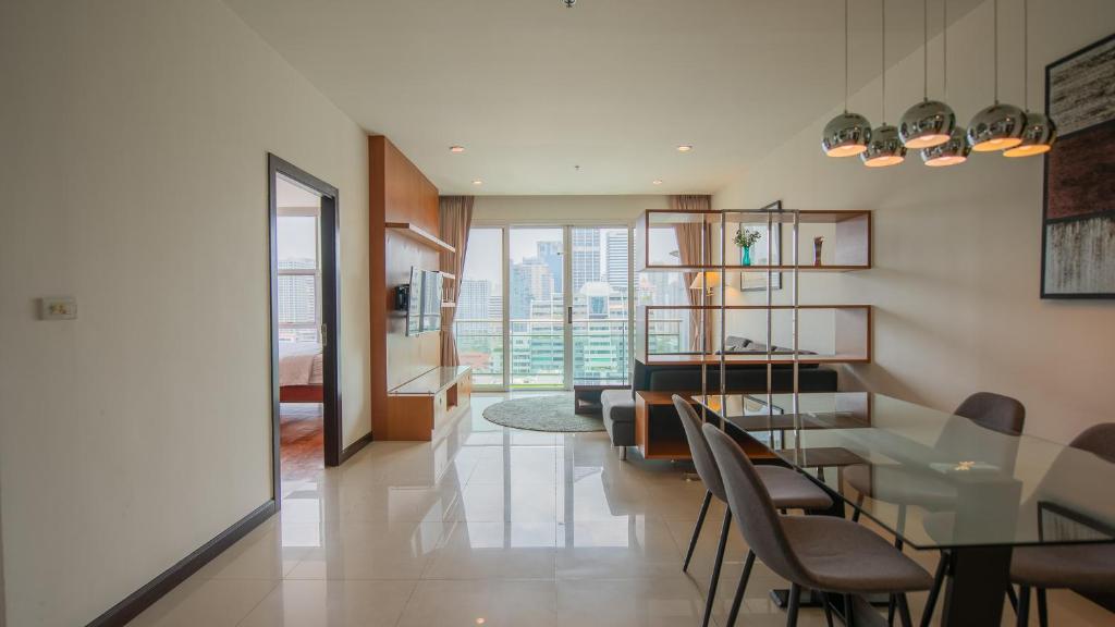 Prime 11, High Floor Over Pool, 2 Br, 2 Balcony Prime 11, High Floor Over Pool, 2 Br, 2 Balcony
