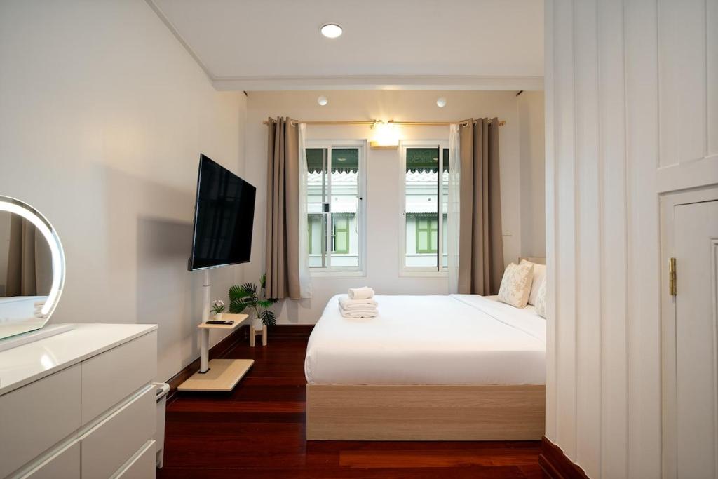 2BR 1BA Home In Yaowarat 5 Min MRT Nivas Wanit ECO 2BR 1BA Home In Yaowarat 5 Min MRT Nivas Wanit ECO