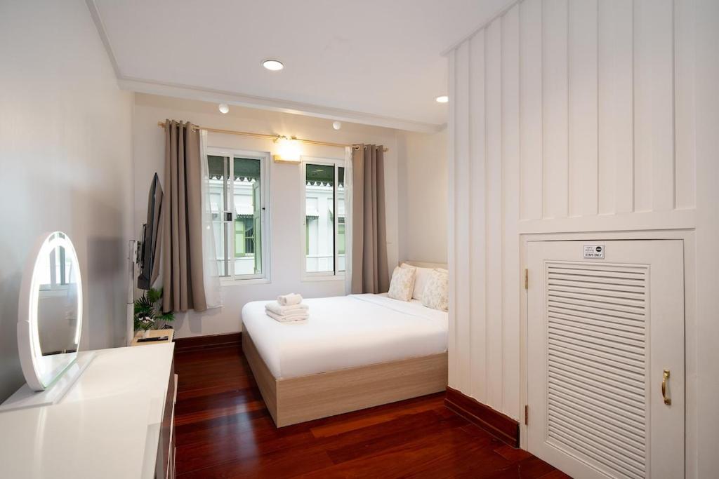 2BR 1BA Home In Yaowarat 5 Min MRT Nivas Wanit ECO 2BR 1BA Home In Yaowarat 5 Min MRT Nivas Wanit ECO