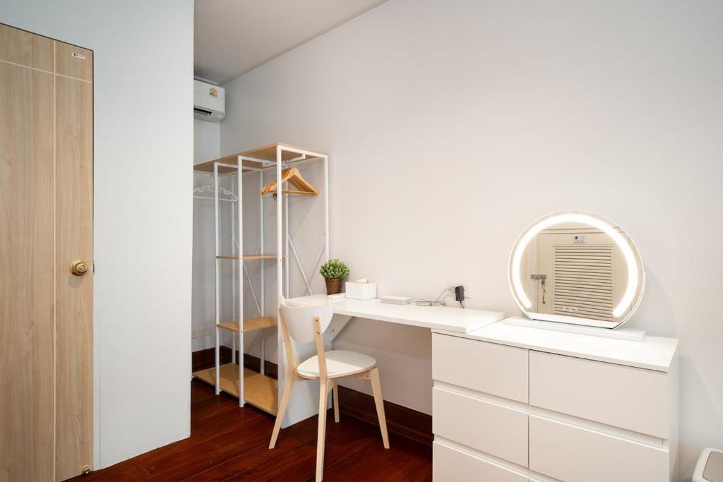 2BR 1BA Home In Yaowarat 5 Min MRT Nivas Wanit ECO 2BR 1BA Home In Yaowarat 5 Min MRT Nivas Wanit ECO