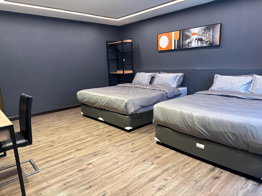 Li - Room for 4, Naradhiwas 4