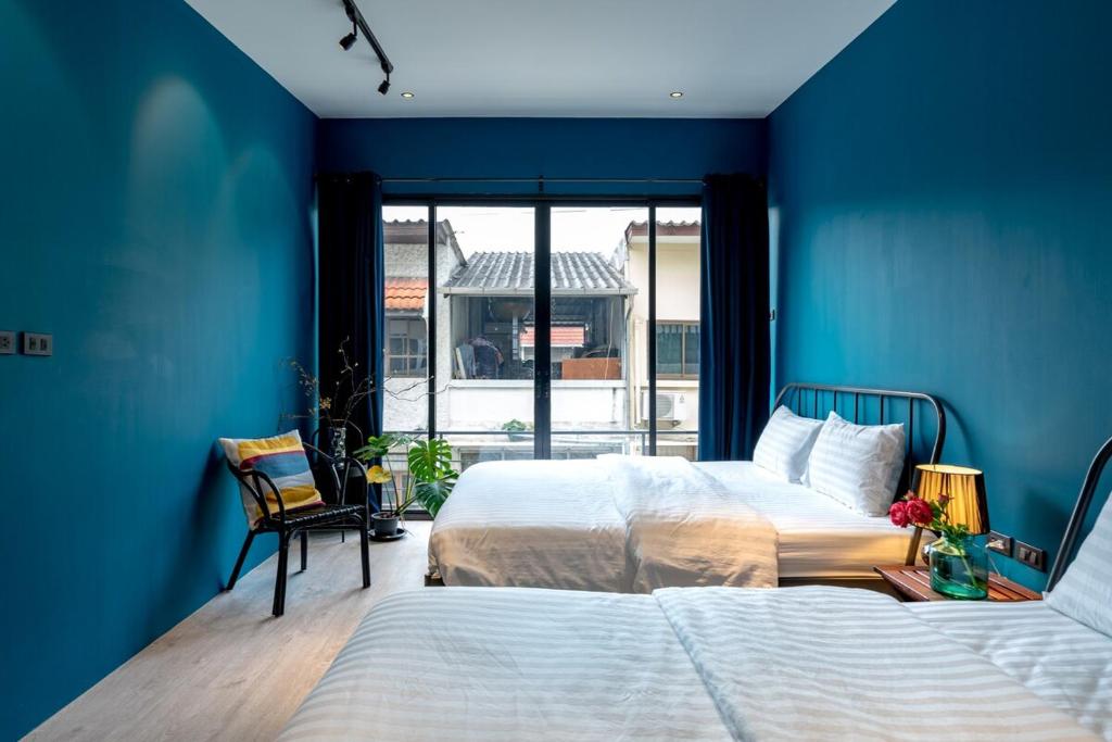 Thonglor Mitrtown 5-min walk to Thonglor BTS Thonglor Mitrtown 5-min walk to Thonglor BTS