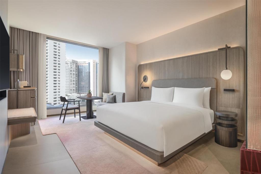 Kromo Bangkok, Curio Collection By Hilton Kromo Bangkok, Curio Collection By Hilton