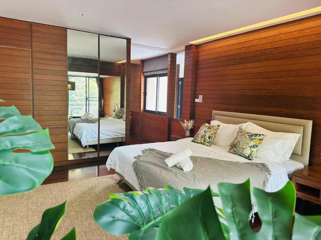 5BR Villa with Private Pool Sukhumvit 10mins BTS 5BR Villa with Private Pool Sukhumvit 10mins BTS