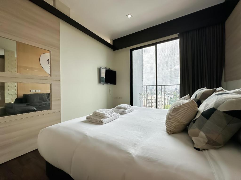 Transquil Modern 1BR - Ultra Fast WiFi - BTS Ari Transquil Modern 1BR - Ultra Fast WiFi - BTS Ari
