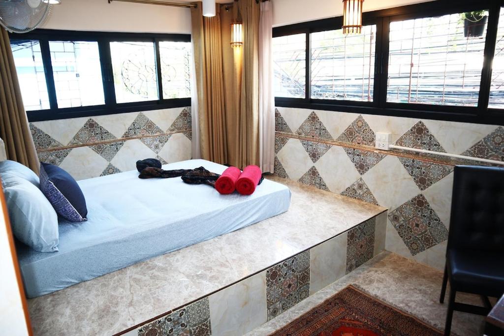 SKY 6 The Perfect Quiet Oasis BKK Center Near MRT SKY 6 The Perfect Quiet Oasis BKK Center Near MRT