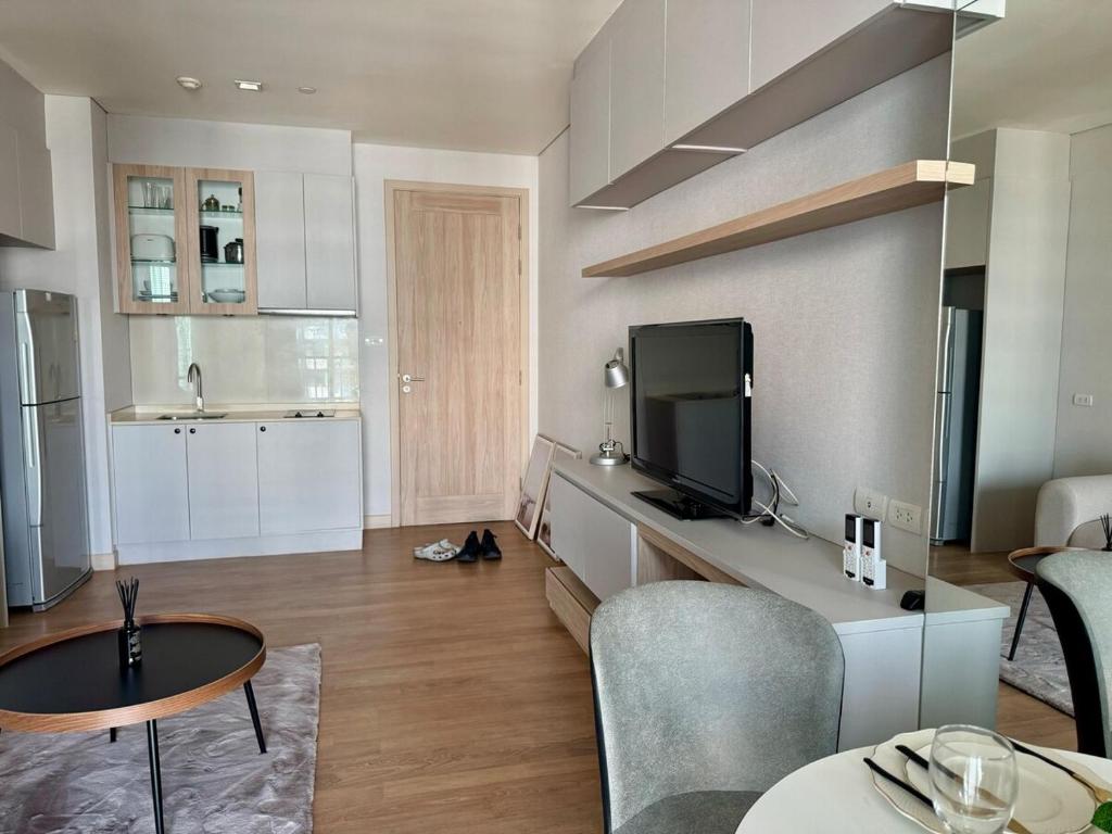 Luxury Apartment at Central Watthana Luxury Apartment at Central Watthana