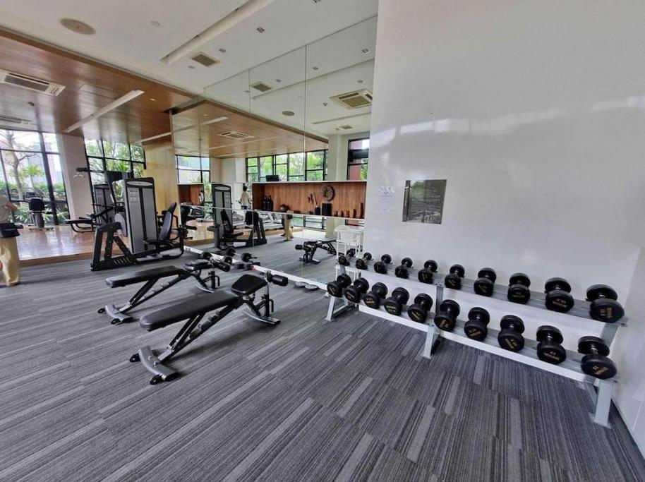Luxurious Upscale Downtown Apartment Luxurious Upscale Downtown Apartment