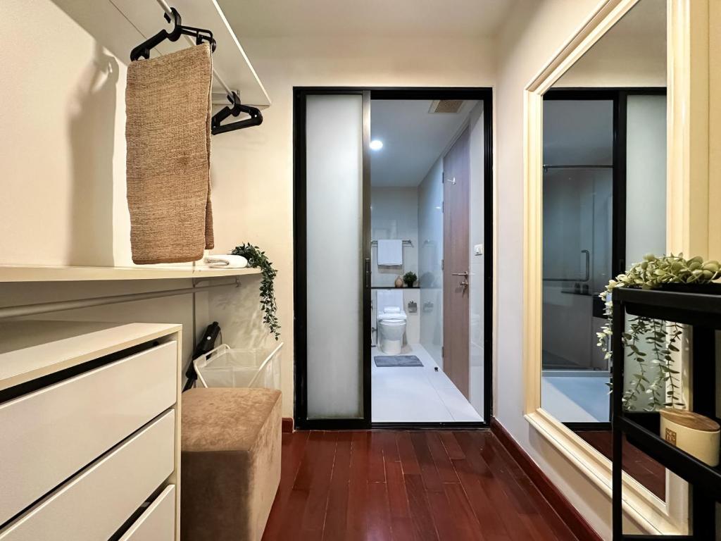Stylish Low-rise 1BR - Ultra Fast WiFi - BTS Thonglor Stylish Low-rise 1BR - Ultra Fast WiFi - BTS Thonglor