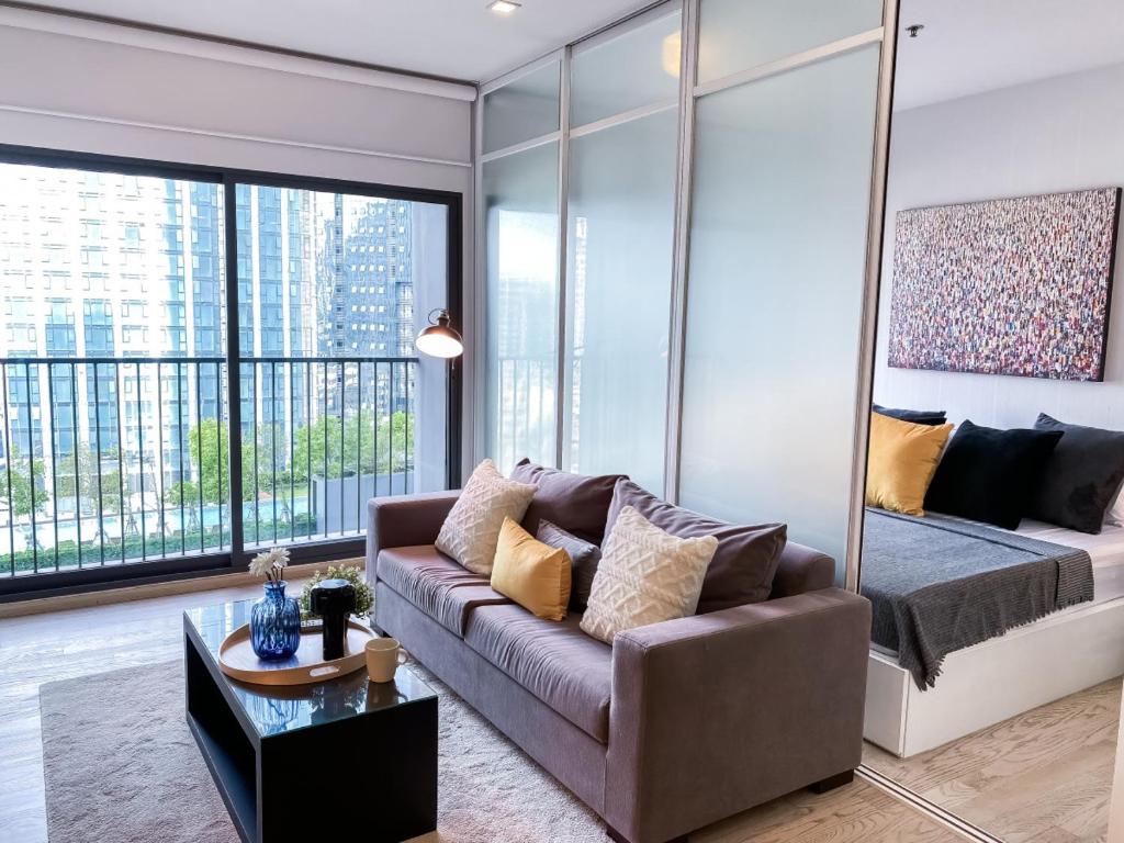 Deluxe Suite 1BR Ultra Fast WiFi BTS Thong Lor