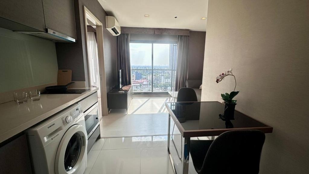 Perfect condo, BTS Thong lo 5mins by walking Perfect condo, BTS Thong lo 5mins by walking