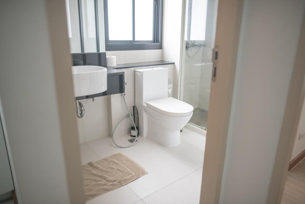 Le Cote, Thonglor Soi 8, Top Floor 2 Balcony 55sqm Le Cote, Thonglor Soi 8, Top Floor 2 Balcony 55sqm